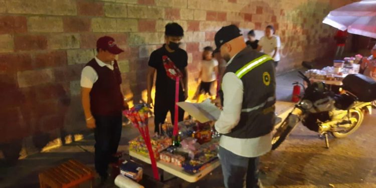 Protección Civil inspecciona a vendedores de pirotecnia en BJ