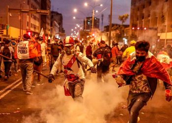 Declaran estado de emergencia en Perú durante un mes en todo el país
