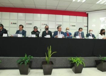 INE advierten que acudirán a la SCJN para frenar «plan B» de la reforma electoral