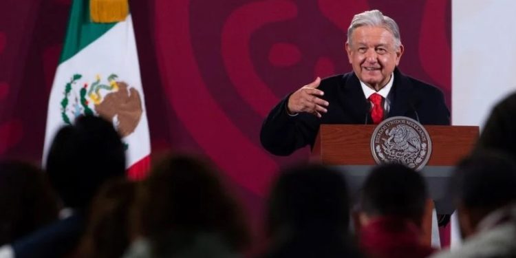 El presidente Andrés Manuel López Obrador aseguró que “estamos cerrando este año bien, sin déficit”