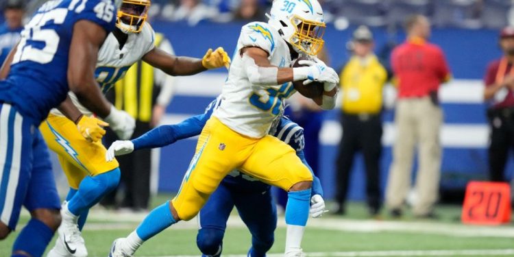 Chargers superan a los Colts y avanza a la postemporada