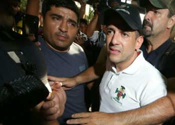 Autoridades Bolivianas detienen al gobernador de Santa Cruz, Luis Fernando Camacho
