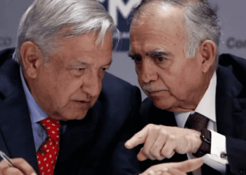 Andrés Manuel López Obrador recibió en Palacio Nacional a Alfonso Romo Garza