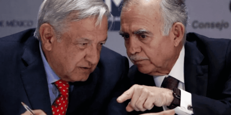 Andrés Manuel López Obrador recibió en Palacio Nacional a Alfonso Romo Garza