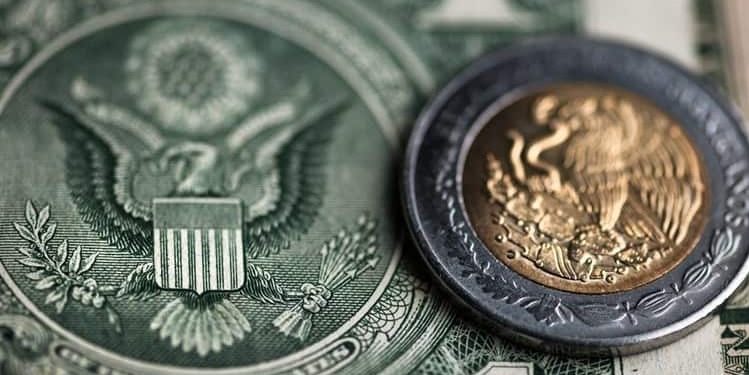 El peso mexicano lidera las ganancias frente al dólar