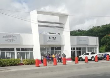 Suspende atención al público la oficina de Migración en Mérida