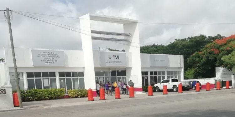 Suspende atención al público la oficina de Migración en Mérida