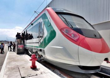 «En un año nos vamos a estar subiéndonos» al tren México-Toluca anunció López Obrador en su última conferencia del año desde Palacio Nacional