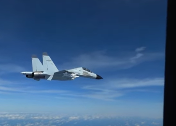 Un avión militar chino se acercó a 3 metros de un avión de la Fuerza Aérea de EE. UU