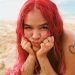 Karol G despidió el 2022 con sensuales fotos en la playa