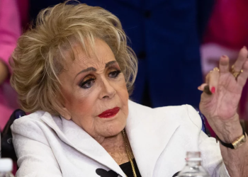 Alejandra Guzmán anunció que Silvia Pinal está enferma