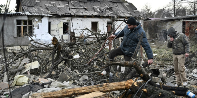 Orquesta Rusia nuevo bombardeo masivo en Ucrania a pocas horas del año nuevo