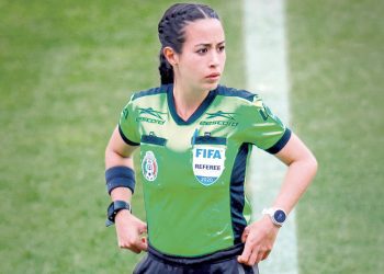 Katia García se convirtió en la primera mujer silbante en una Copa del Mundo