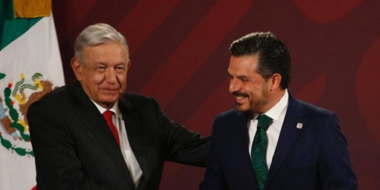AMLO felicita al IMSS por su 80 aniversario