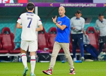 La selección de EU se queda sin entrenador, dimiten 2 directivos