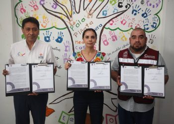 Signa Ana Patricia Peralta convenio para completar formación básica de trabajadores municipales