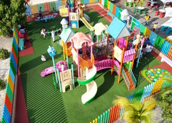 Gobierno de BJ rehabilita juegos infantiles del parque de las palapas