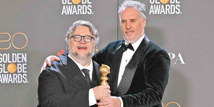 Guillermo del Toro se convirtió en el primer latinoamericano en ganar la categoría de Película Animada en los Globos de Oro