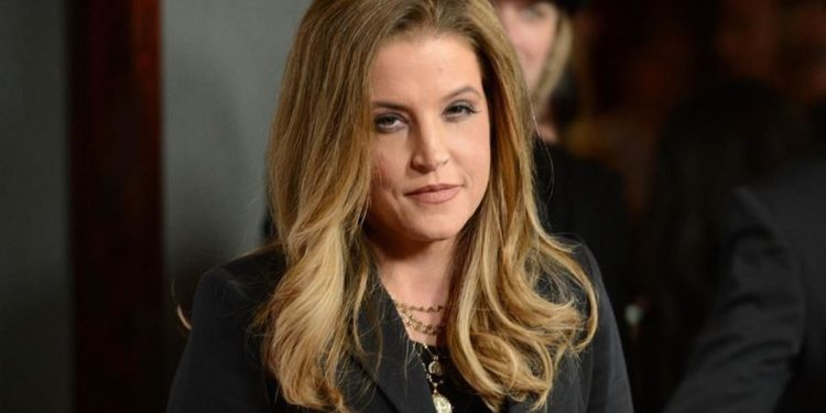 Lisa Marie Presley, hija de Elvis Presley, fue hospitalizada por un paro cardíaco
