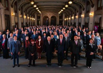 Presentará un plan a Estados Unidos para que 1.25 millones de mexicanos obtengan la ciudadanía estadunidense