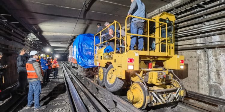 Trasladan el último vagón de trenes de L3 del Metro CDMX que chocaron