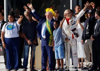 Lula da Silva asume la presidencia por tercera vez prometiendo sacar a Brasil de la «ruina»