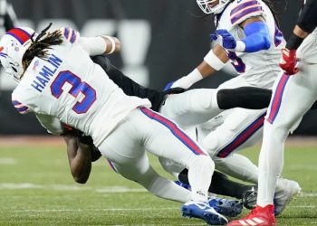 El jugador Damar Hamlin sufrió un paro cardiaco luego de un golpe en el partido contra Cincinnati