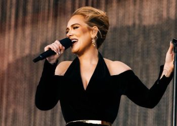 Adele es una de las cantantes más exitosas de la actualidad suma millones de dólares a su fortuna por su discográfica titulada “30”