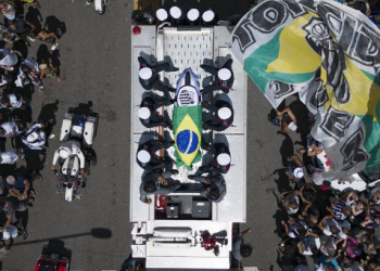 Ante miles de brasileños Pelé fue sepultado en el cementerio Memorial Necrópole Ecumênica