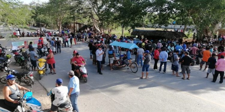 Continúa bloqueo en Chichén Itzá; Fracasa diálogo con el INAH