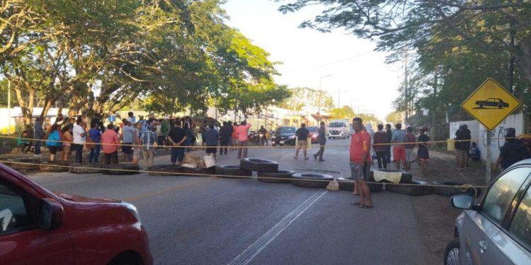 Continua el bloqueo en la zona de Chichén Itzá