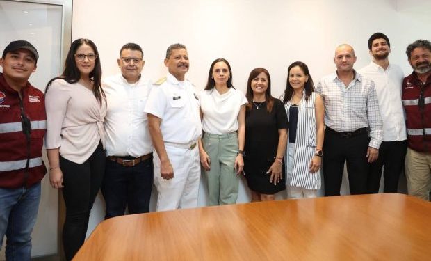 Coordinan autoridades atención a recalé de sargazo en Cancún