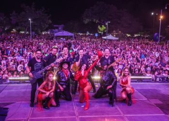 Ana Bárbara puso a bailar a cancunenses en el tercer día del Carnaval 2023