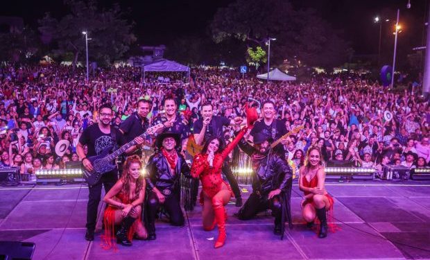 Ana Bárbara puso a bailar a cancunenses en el tercer día del Carnaval 2023