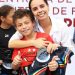 Entrega Ana Patricia Peralta uniformes deportivos a niños y jóvenes