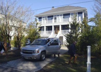 FBI realizó allanamiento planificado en la casa de verano del presidente de Estados Unidos