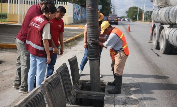Refuerza Ana Patricia Peralta trabajos de desazolve de pozos en Cancún