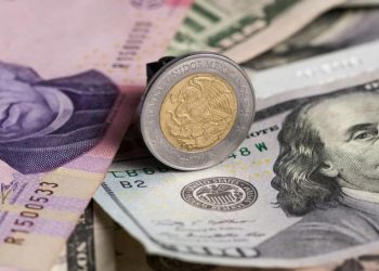 Inicia en 18.7937 pesos en precio del dólar en bancos de México