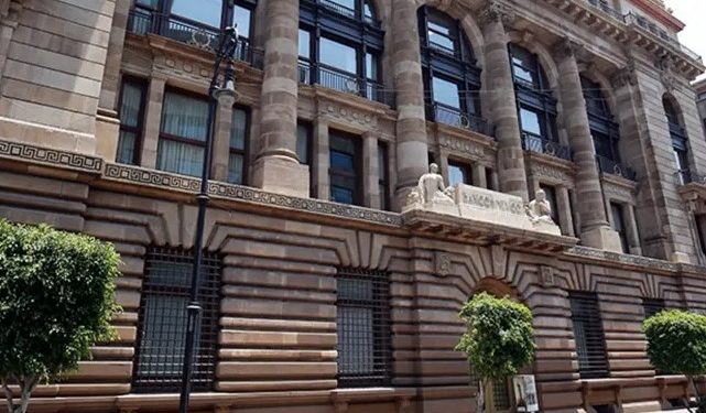 Aumenta Banxico su tasa a 11% de interés, ante el repunte de la inflación