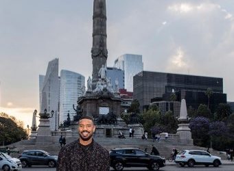Muestra Michael B. Jordan inclusión, diversión y mucho box
