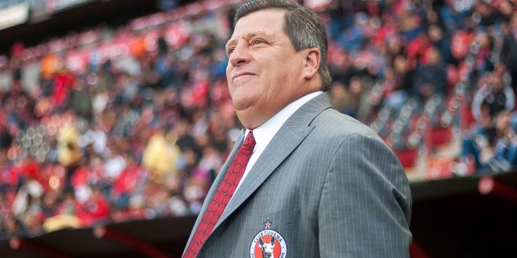 Miguel Herrera fue presentado como técnico de los Xolos de Tijuana