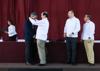 Otorgan medalla Anáhuac de medicina 2023