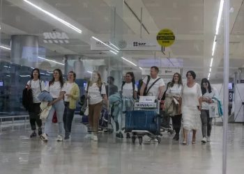 Programan 553 vuelos en el aeropuerto de Cancún tras inicio de Carnaval