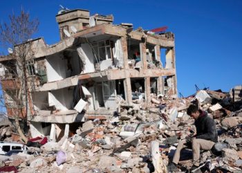 Suman más de 25 mil 400 muertos en Turquía y Siria tras terremoto