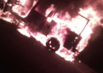 Unidad de la Marina termina en llamas