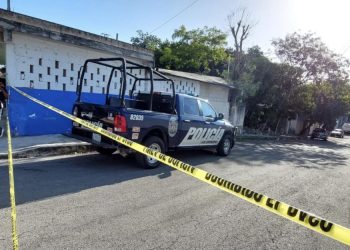 Encuentran cuatro cadáveres en una camioneta en Playa del Carmen