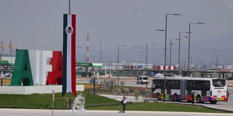 AIFA tiene capacidad recibir a los aviones de carga afirma López Obrador