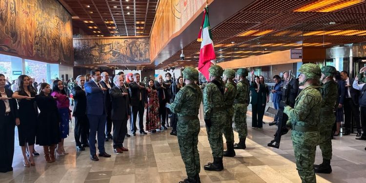 La presencia del Ejército causa polémica en el inicio de sesiones del Congreso