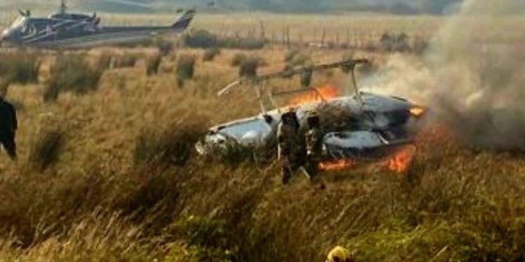 La caída de un helicóptero que combatía los incendios en Chile provocó la muerte de sus dos ocupantes