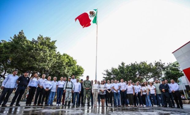Conmemoran en Cancún 106 aniversario de la promulgación de la Constitución Política de los Estados Unidos Mexicanos